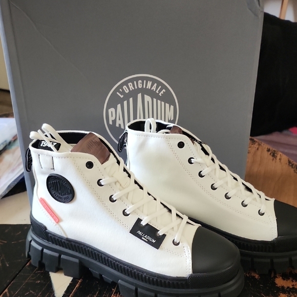 Palladium Shoes - Palladium Revolt HI TX Womens White Chunky Platform Boots New!